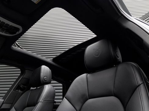 New 2026 Porsche Macan Turbo image 15