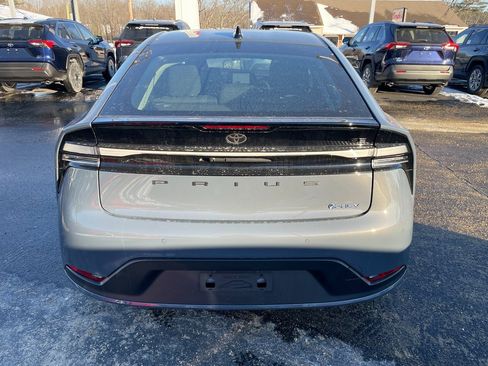 New 2026 Toyota Prius Plug-In Hybrid image 4