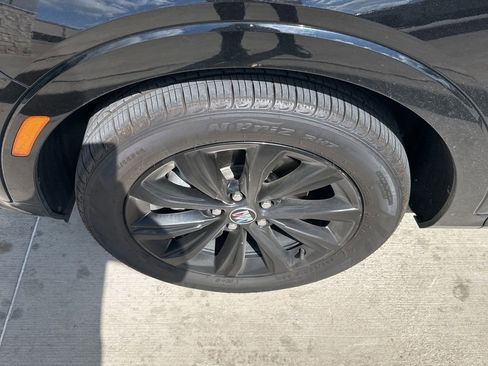 Used 2024 Buick Envista Sport Touring w/ Convenience I Package FWD image 2