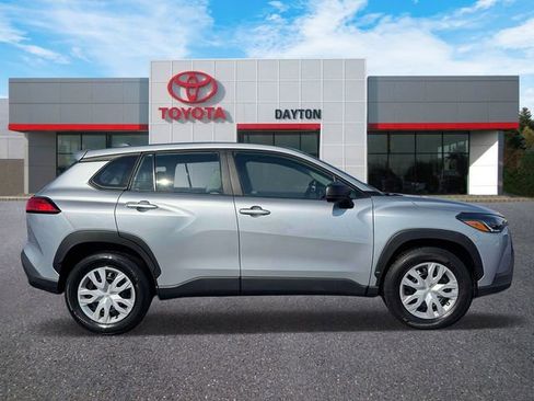 Used 2022 Toyota Corolla Cross L image 6