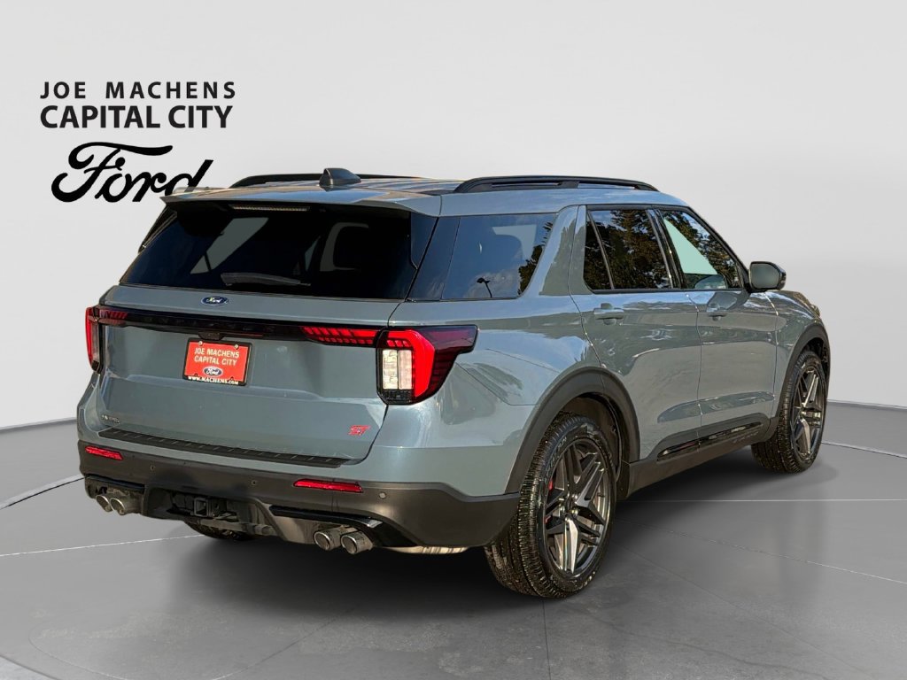 Used 2025 Ford Explorer ST AWD/4WD image 5