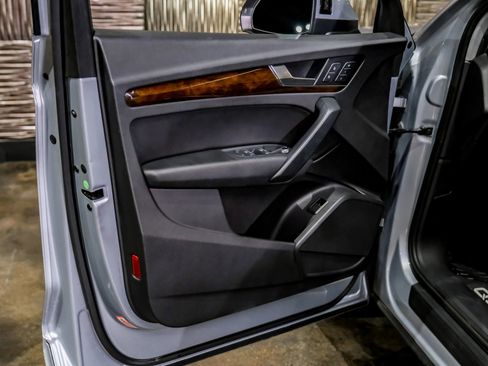 Used 2019 Audi Q5 2.0T Premium w/ Convenience Package image 42