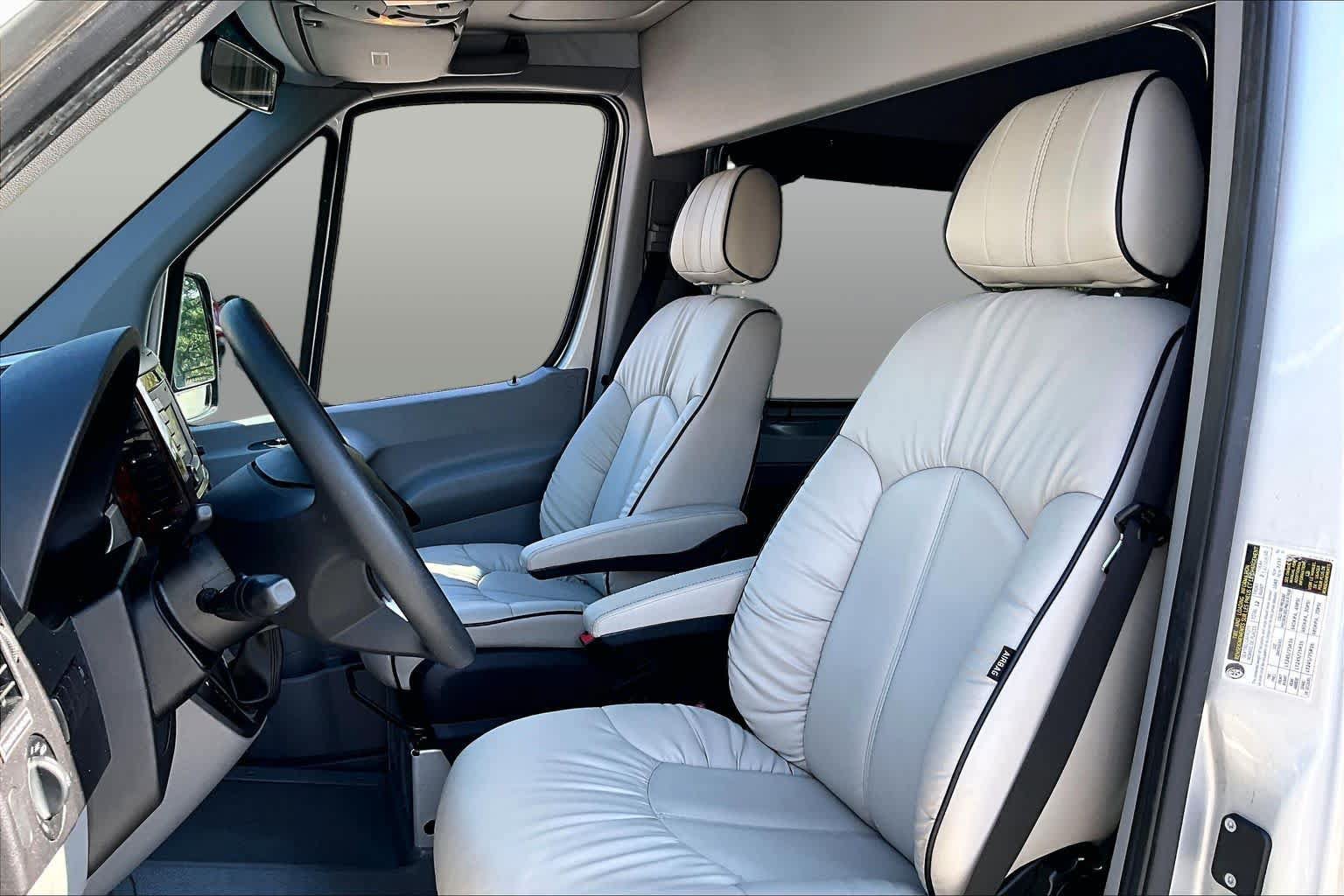 Used 2018 Mercedes-Benz Sprinter 2500 image 8