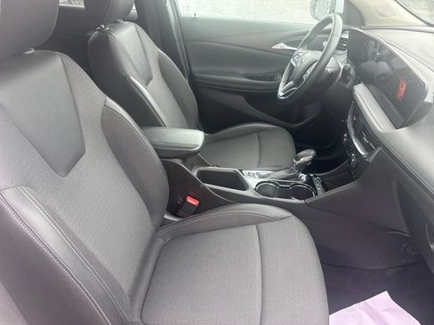 Used 2025 Buick Encore GX Preferred FWD image 36
