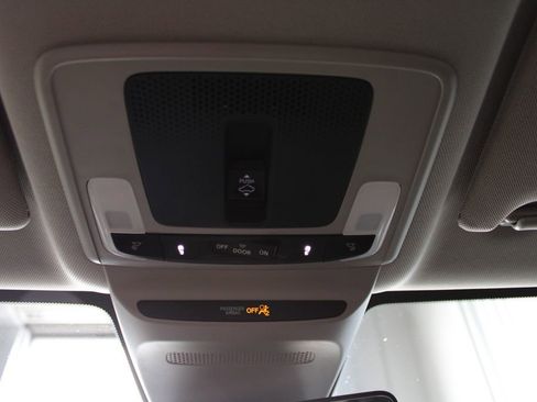 Used 2024 Honda HR-V EX-L image 37