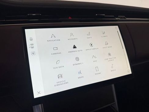 New 2025 Land Rover Range Rover SE image 31