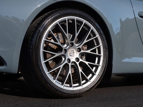 Used 2017 Porsche 911 Carrera RWD image 16