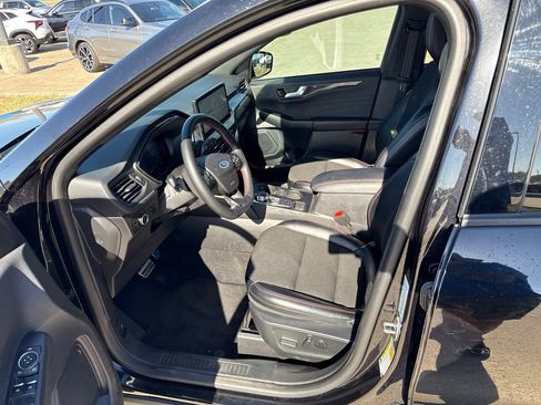 Used 2024 Ford Escape ST-Line w/ Tech Pack #1 FWD image 19