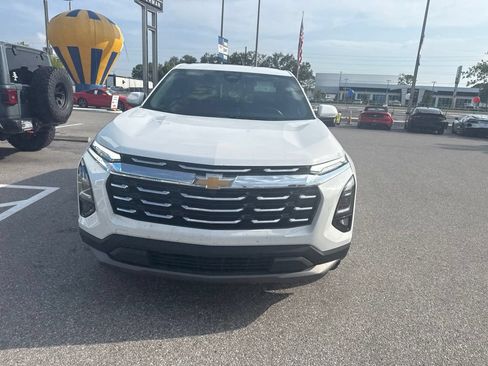 Used 2026 Chevrolet Equinox LT FWD image 3