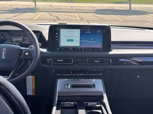 New 2026 Lincoln Aviator AWD image 20