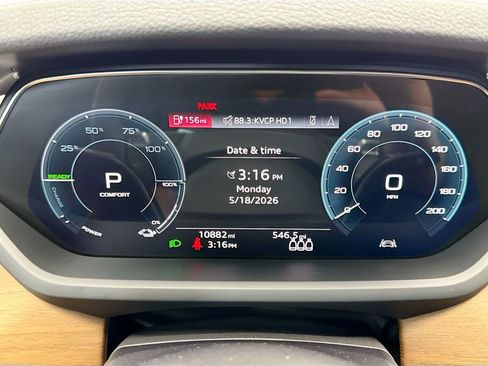 Certified 2023 Audi e-tron GT Premium Plus AWD/4WD image 32
