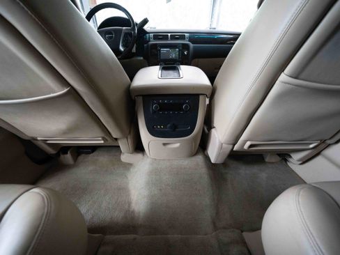 Used 2013 GMC Yukon XL Denali AWD/4WD image 22