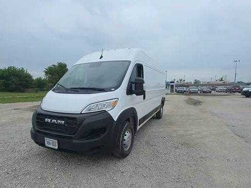 Used 2023 RAM ProMaster 2500 FWD image 2