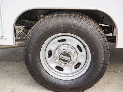 New 2024 Ford F250 XL w/ XL Chrome Package image 10