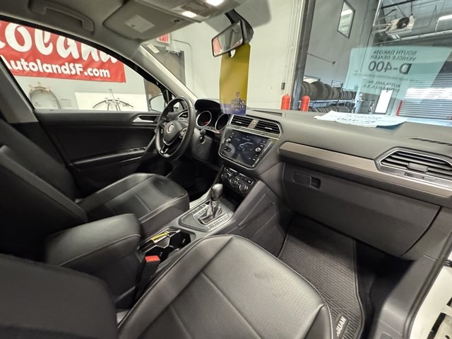 Used 2021 Volkswagen Tiguan SEL FWD image 14