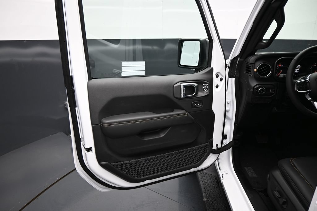 New 2027 Jeep Wrangler Unlimited Sahara AWD/4WD image 10