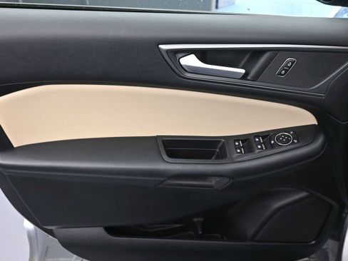 Used 2023 Ford Edge SE image 12