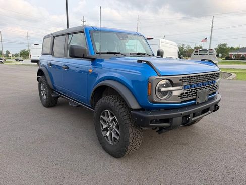 Used 2024 Ford Bronco Badlands AWD/4WD image 3