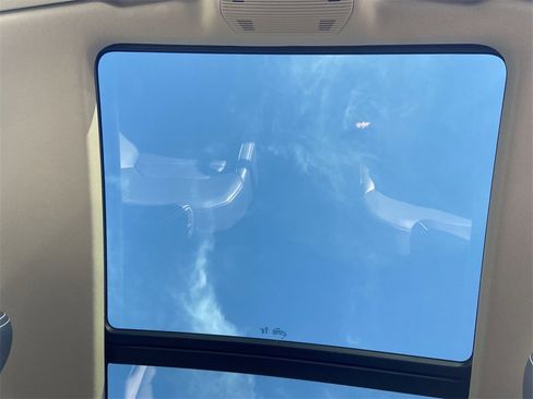 Used 2024 Volkswagen Atlas SEL image 19