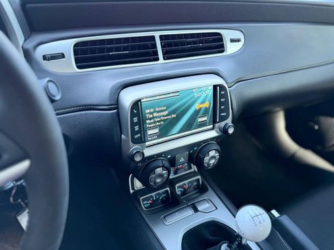 Used 2015 Chevrolet Camaro SS w/ SS Performance Package RWD image 19