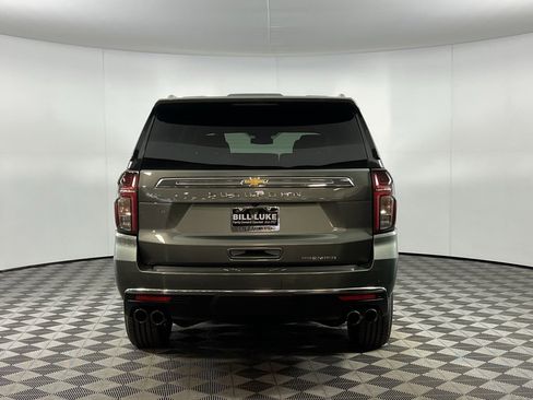 Used 2023 Chevrolet Suburban Premier image 6