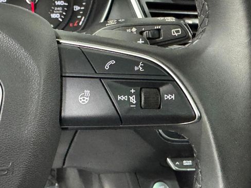 Used 2024 Audi Q5 2.0T Premium image 34