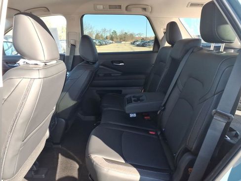 New 2026 Nissan Pathfinder SL image 29