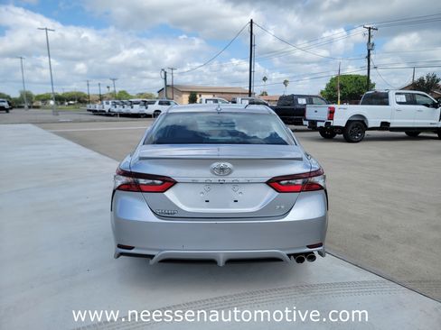 Used 2024 Toyota Camry SE FWD image 6