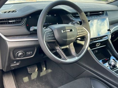 New 2026 Jeep Grand Cherokee Altitude AWD/4WD image 15