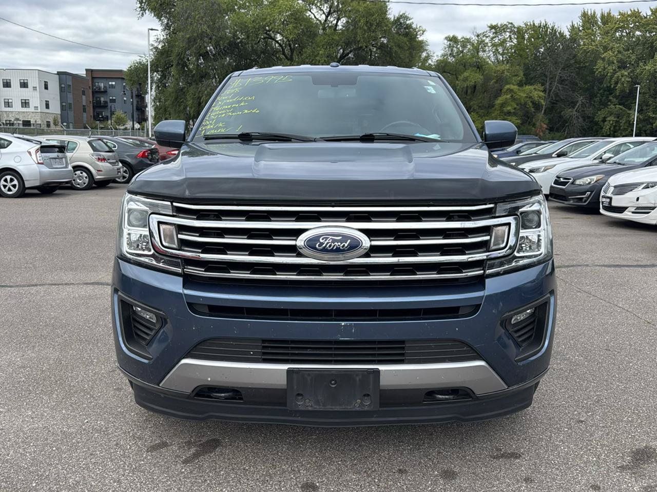 Used 2018 Ford Expedition XLT AWD/4WD image 2