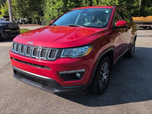 Used 2018 Jeep Compass Latitude FWD image 8