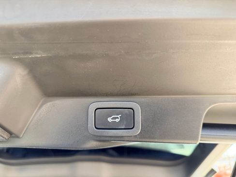 Used 2016 Land Rover Range Rover Sport HSE image 24