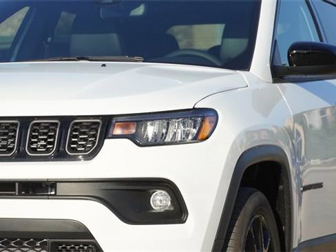 New 2026 Jeep Compass Latitude image 4