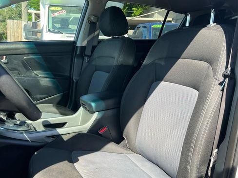 Used 2016 Kia Sportage LX w/ LX Popular Package image 18