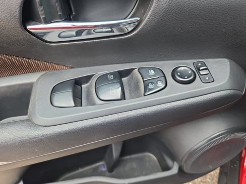 Used 2024 Nissan Kicks SR FWD image 18