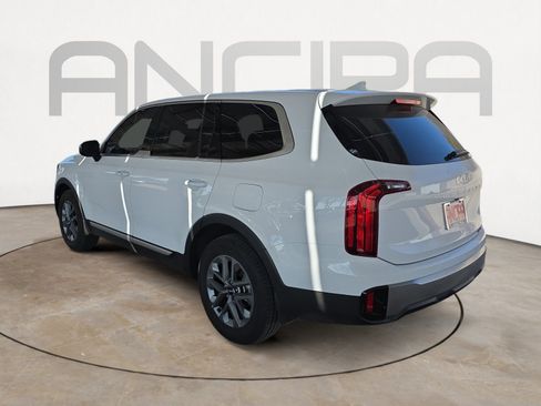 Certified 2025 Kia Telluride LX image 6
