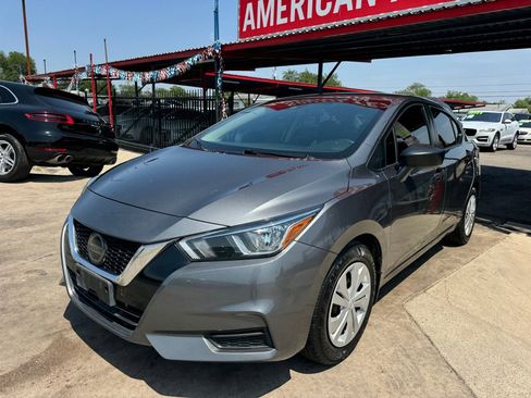 Used 2020 Nissan Versa S image 2