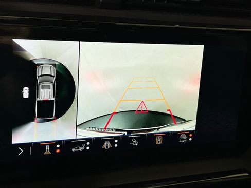 Used 2024 GMC Sierra 1500 AT4 w/ AT4 Preferred Package image 14