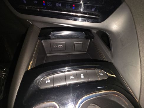 Used 2023 Buick Envision Preferred FWD image 19
