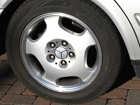 Used 1997 Mercedes-Benz E 420 image 8