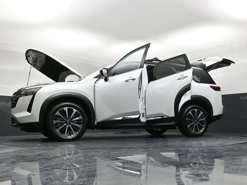 New 2026 Nissan Pathfinder Platinum AWD/4WD image 40