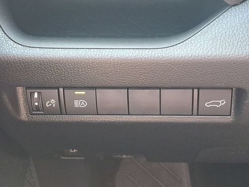 Certified 2021 Toyota RAV4 XLE w/ Convenience Package AWD/4WD image 24