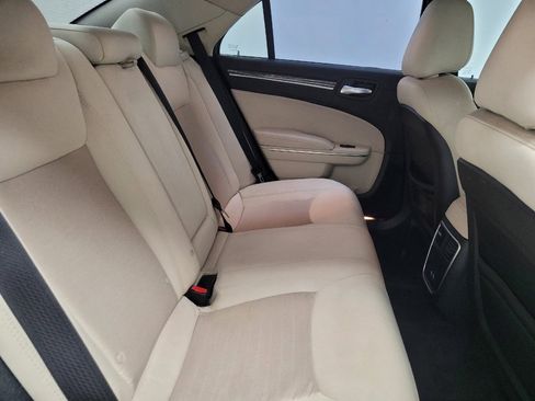 Used 2018 Chrysler 300 Touring w/ Sport Appearance Package image 19