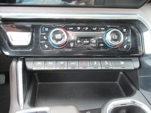 Used 2023 GMC Sierra 1500 Denali w/ Denali Reserve Package AWD/4WD image 28