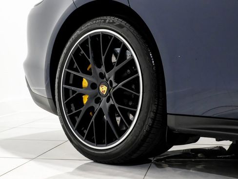 Used 2022 Porsche Panamera Turbo S image 45