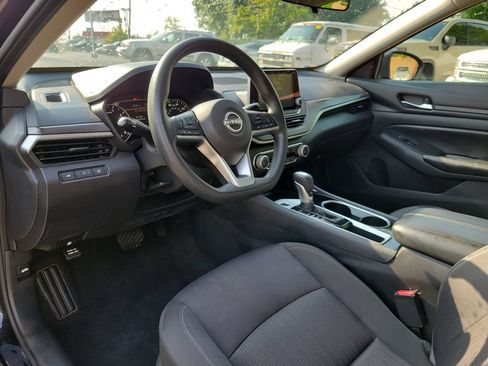Used 2024 Nissan Altima 2.5 SV FWD image 21