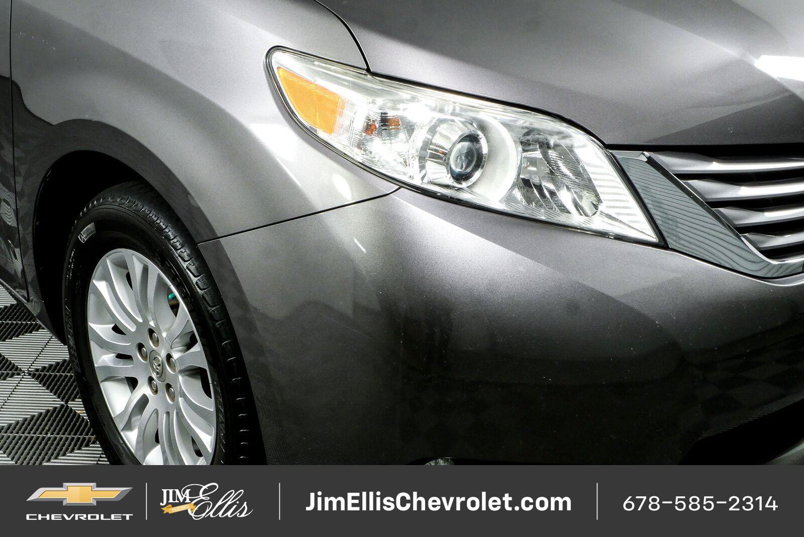 Used 2016 Toyota Sienna XLE FWD image 36