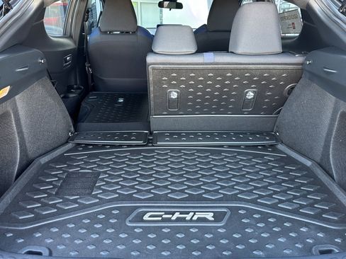 Used 2022 Toyota C-HR XLE image 15