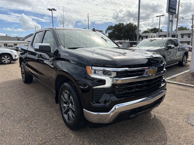 Used 2022 Chevrolet Silverado 1500 LT w/ Protection Package RWD image 4