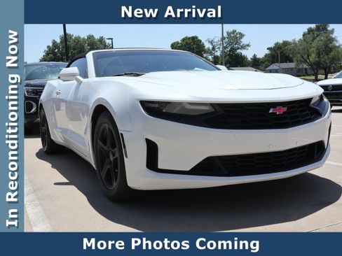 Used 2020 Chevrolet Camaro LT RWD image 1